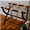 D16. Luggage stand. 